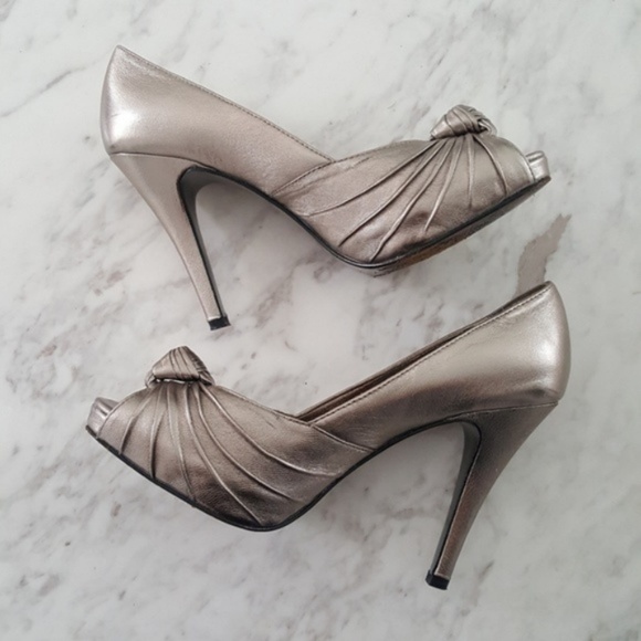Steve Madden | Metallic Heels - Picture 4 of 7